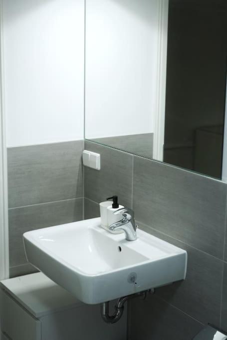 Central, Cozy & Beautiful Designed 2-Rooms Apt. Near River Berlin Exterior photo